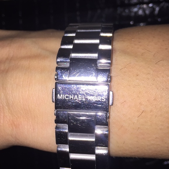 Whatch - Picture 2 of 4